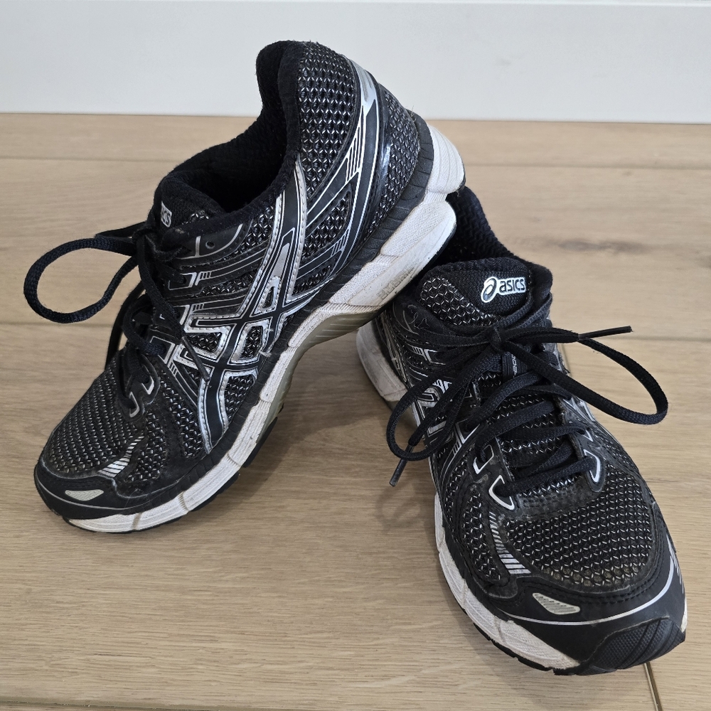 Asics Gel Womens GT-2000 T2K8N(D) Size 7 Sneakers Black Athletic Running Shoes